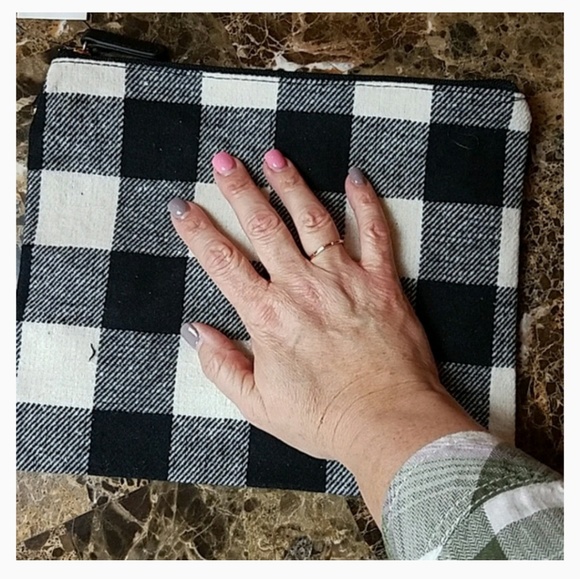 White & Black Plaid Wristlet - Picture 3 of 3